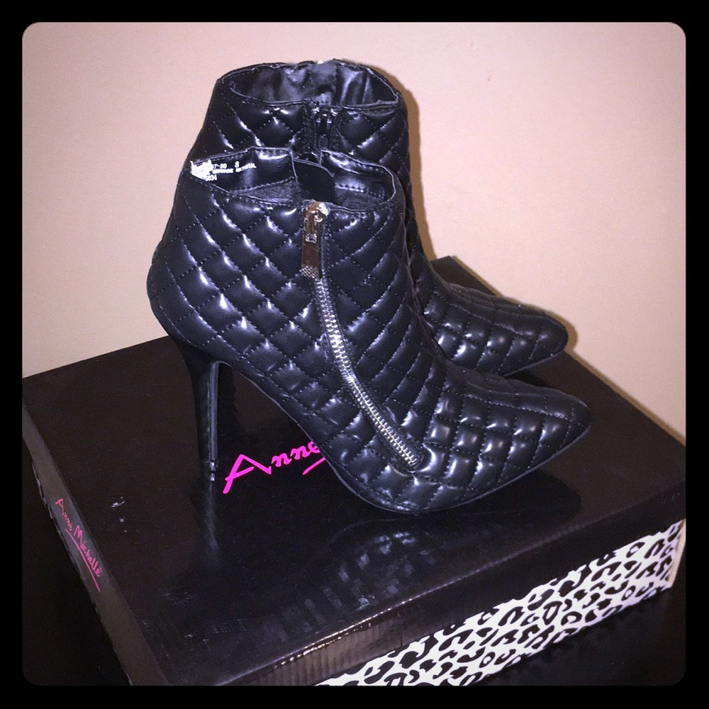 Size 8 - Anne Michelle boots